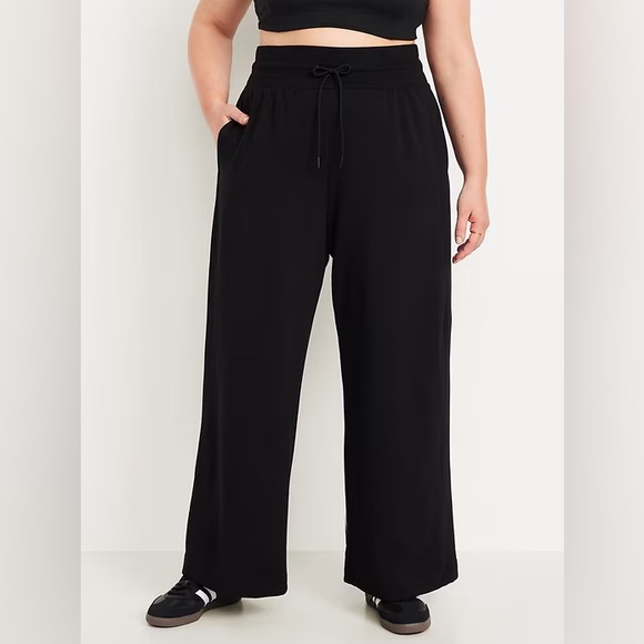 NEW! Black Extra High-Waisted Dynamic Fleece Wide-Leg Sweatpants🩷 #784449 - Picture 3 of 5